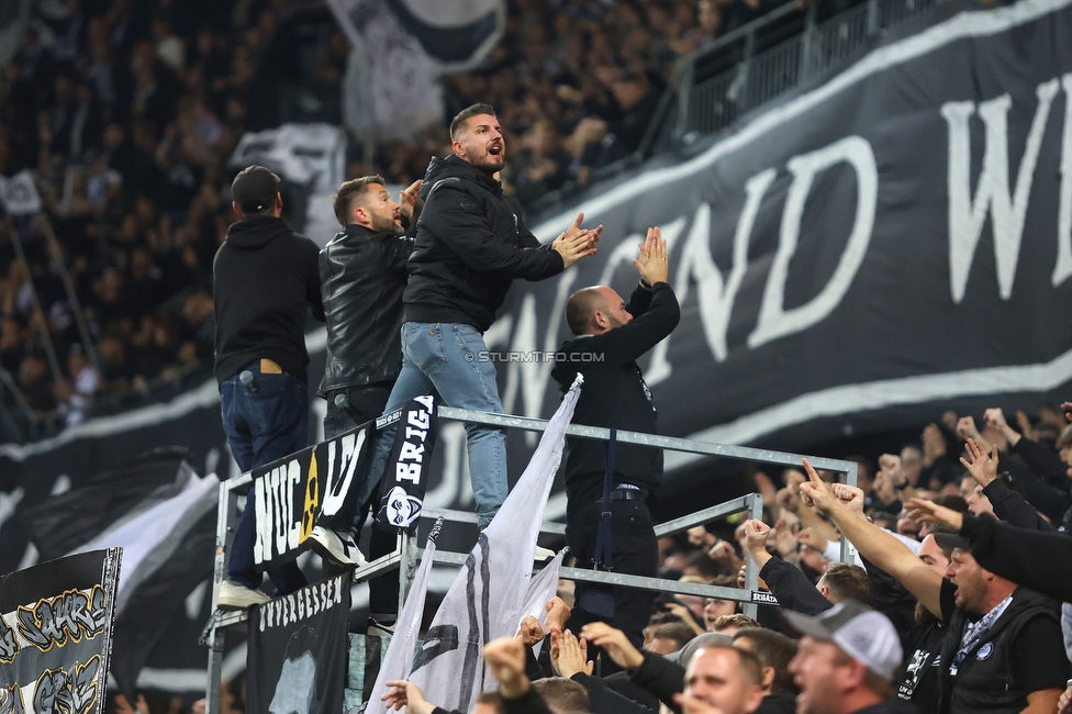 Sturm Graz - Sporting
UEFA Champions League Ligaphase 3. Spieltag, SK Sturm Graz - Sporting CP, Woerthersee Stadion Klagenfurt, 22.10.2024. 

Foto zeigt Fans von Sturm
