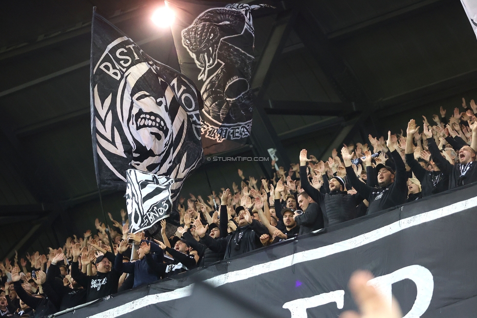 Sturm Graz - Sporting
UEFA Champions League Ligaphase 3. Spieltag, SK Sturm Graz - Sporting CP, Woerthersee Stadion Klagenfurt, 22.10.2024. 

Foto zeigt Fans von Sturm
