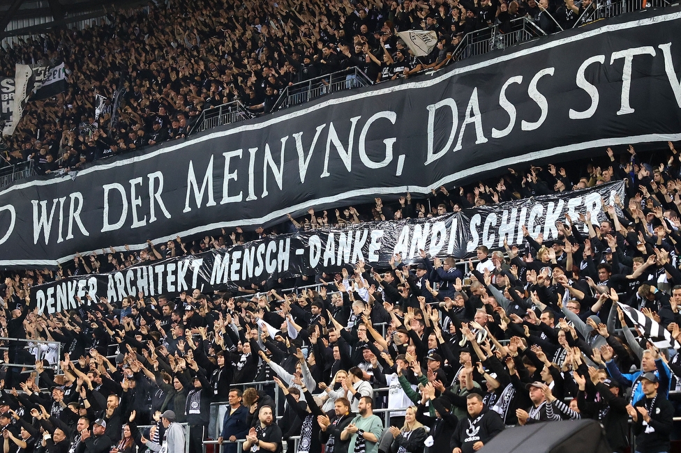 Sturm Graz - Sporting Lissabon
UEFA Champions League Ligaphase 3. Spieltag, SK Sturm Graz - Sporting Lissabon, Woerthersee Stadion Klagenfurt, 22.10.2024. 

Foto zeigt Fans von Sturm mit einem Spruchband fuer Andreas Schicker (ehem. sportl. Geschaeftsfuehrer Sturm)
Schlüsselwörter: sturmstadion