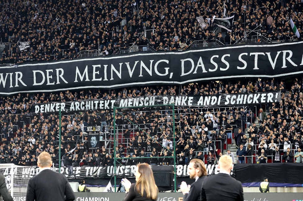 Sturm Graz - Sporting Lissabon
UEFA Champions League Ligaphase 3. Spieltag, SK Sturm Graz - Sporting Lissabon, Woerthersee Stadion Klagenfurt, 22.10.2024. 

Foto zeigt Fans von Sturm mit einem Spruchband fuer Andreas Schicker (ehem. sportl. Geschaeftsfuehrer Sturm)
Schlüsselwörter: sturmstadion