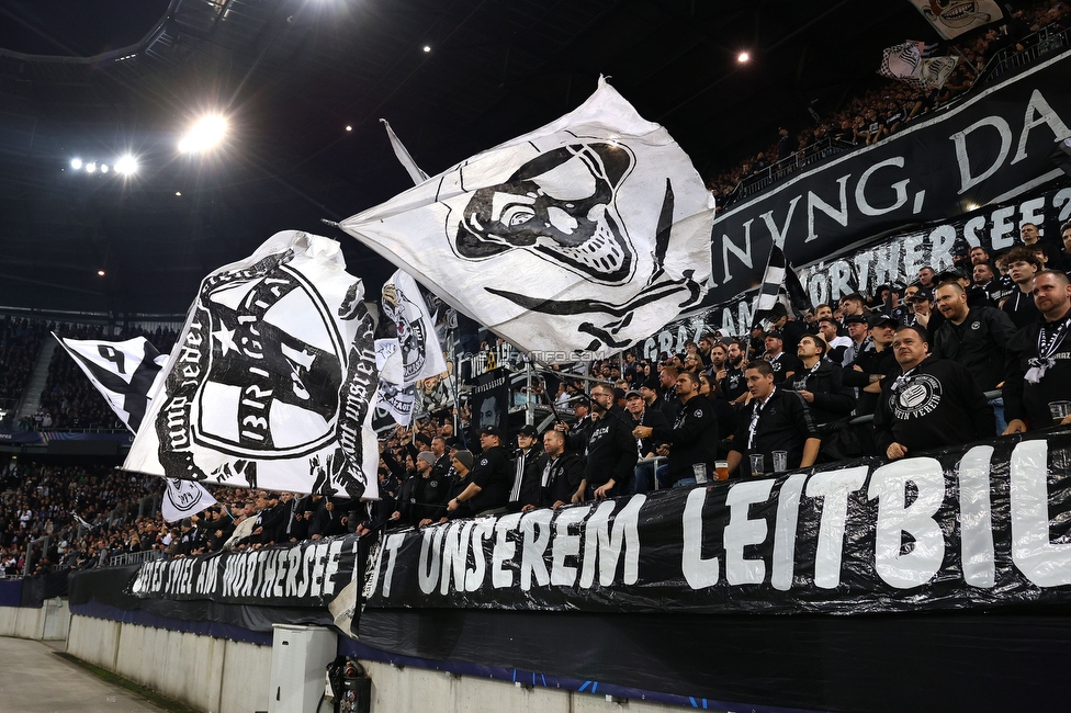 Sturm Graz - Sporting Lissabon
UEFA Champions League Ligaphase 3. Spieltag, SK Sturm Graz - Sporting Lissabon, Woerthersee Stadion Klagenfurt, 22.10.2024. 

Foto zeigt Fans von Sturm mit einem Spruchband
Schlüsselwörter: sturmstadion