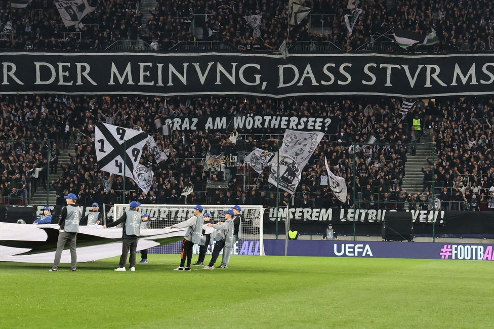 Sturm Graz - Sporting Lissabon
UEFA Champions League Ligaphase 3. Spieltag, SK Sturm Graz - Sporting Lissabon, Woerthersee Stadion Klagenfurt, 22.10.2024. 

Foto zeigt Fans von Sturm mit einem Spruchband
Schlüsselwörter: sturmstadion