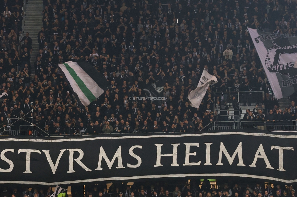 Sturm Graz - Sporting Lissabon
UEFA Champions League Ligaphase 3. Spieltag, SK Sturm Graz - Sporting Lissabon, Woerthersee Stadion Klagenfurt, 22.10.2024. 

Foto zeigt Fans von Sturm mit einem Spruchband
Schlüsselwörter: sturmstadion