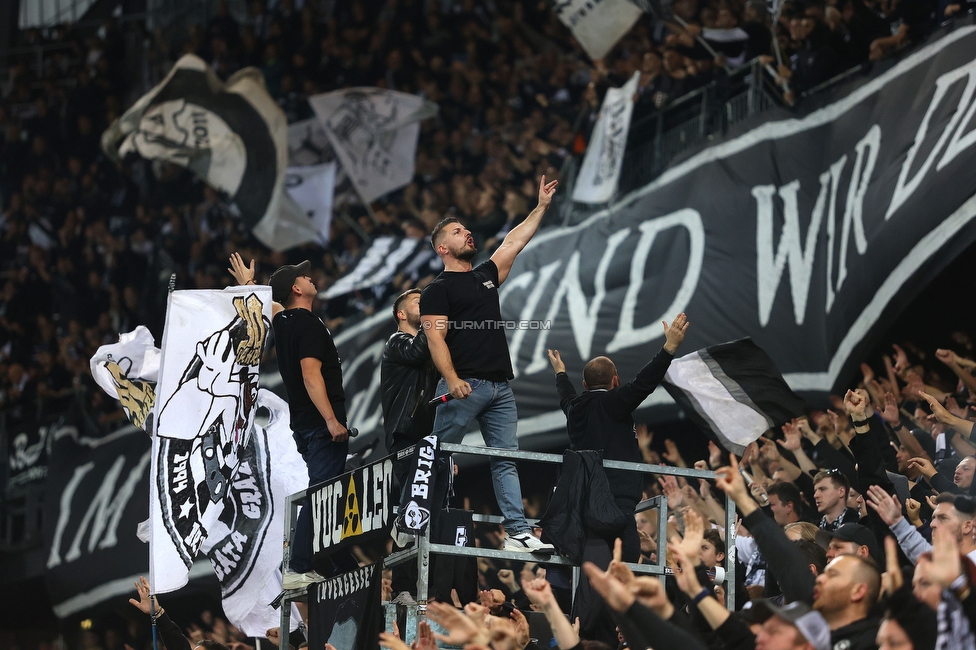 Sturm Graz - Sporting
UEFA Champions League Ligaphase 3. Spieltag, SK Sturm Graz - Sporting CP, Woerthersee Stadion Klagenfurt, 22.10.2024. 

Foto zeigt Fans von Sturm
Schlüsselwörter: brigata vorsaenger