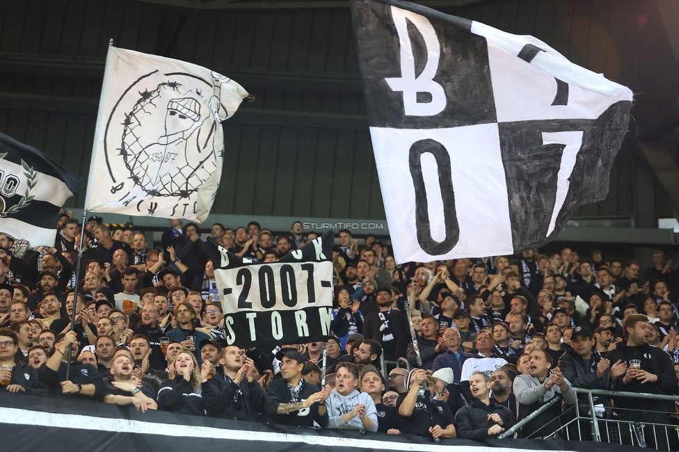 Sturm Graz - Sporting
UEFA Champions League Ligaphase 3. Spieltag, SK Sturm Graz - Sporting CP, Woerthersee Stadion Klagenfurt, 22.10.2024. 

Foto zeigt Fans von Sturm
Schlüsselwörter: blackstorm