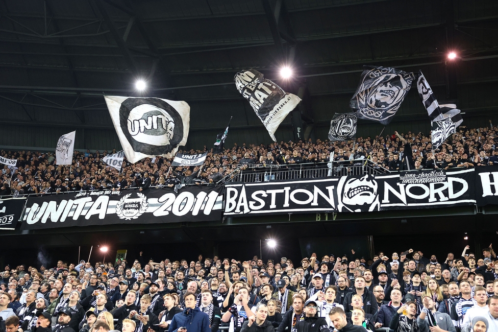 Sturm Graz - Sporting
UEFA Champions League Ligaphase 3. Spieltag, SK Sturm Graz - Sporting Lissabon, Woerthersee Stadion Klagenfurt, 22.10.2024. 

Foto zeigt Fans von Sturm
