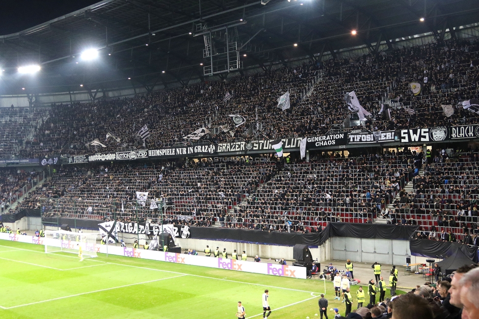 Sturm Graz - Sporting
UEFA Champions League Ligaphase 3. Spieltag, SK Sturm Graz - Sporting Lissabon, Woerthersee Stadion Klagenfurt, 22.10.2024. 

Foto zeigt Fans von Sturm
