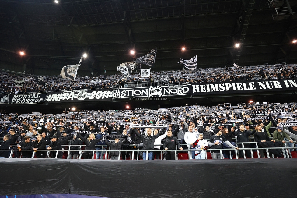 Sturm Graz - Sporting
UEFA Champions League Ligaphase 3. Spieltag, SK Sturm Graz - Sporting Lissabon, Woerthersee Stadion Klagenfurt, 22.10.2024. 

Foto zeigt Fans von Sturm
Schlüsselwörter: schals