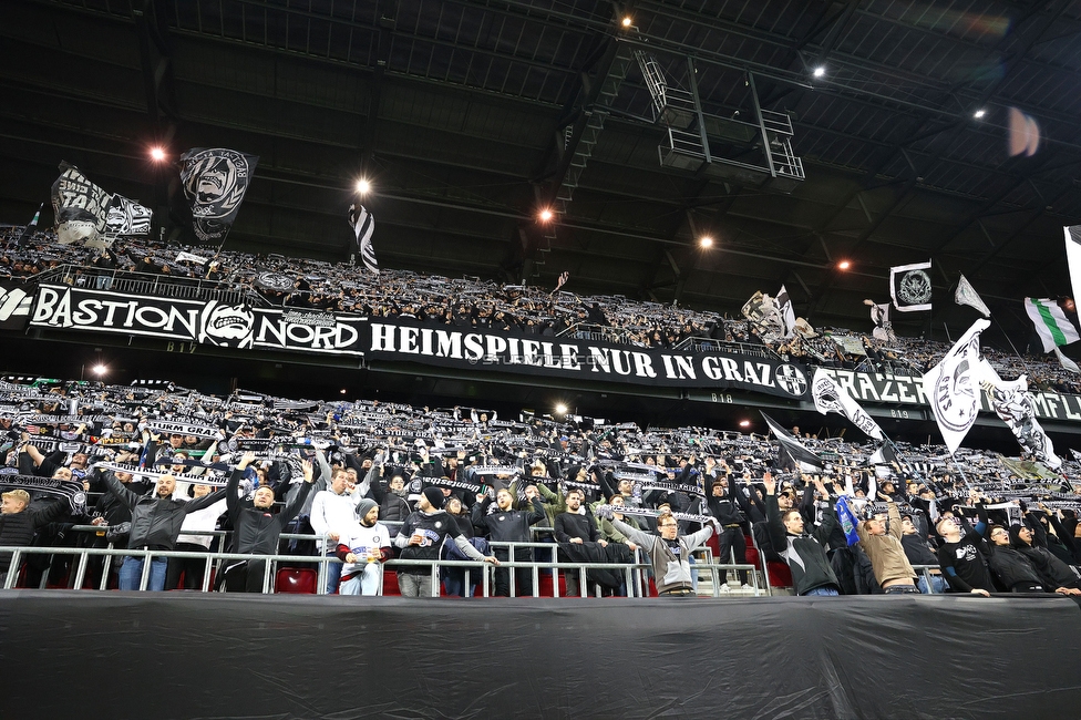 Sturm Graz - Sporting
UEFA Champions League Ligaphase 3. Spieltag, SK Sturm Graz - Sporting Lissabon, Woerthersee Stadion Klagenfurt, 22.10.2024. 

Foto zeigt Fans von Sturm
Schlüsselwörter: schals