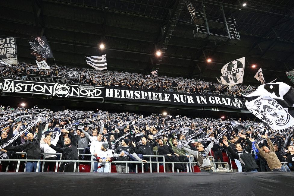 Sturm Graz - Sporting
UEFA Champions League Ligaphase 3. Spieltag, SK Sturm Graz - Sporting Lissabon, Woerthersee Stadion Klagenfurt, 22.10.2024. 

Foto zeigt Fans von Sturm
Schlüsselwörter: schals