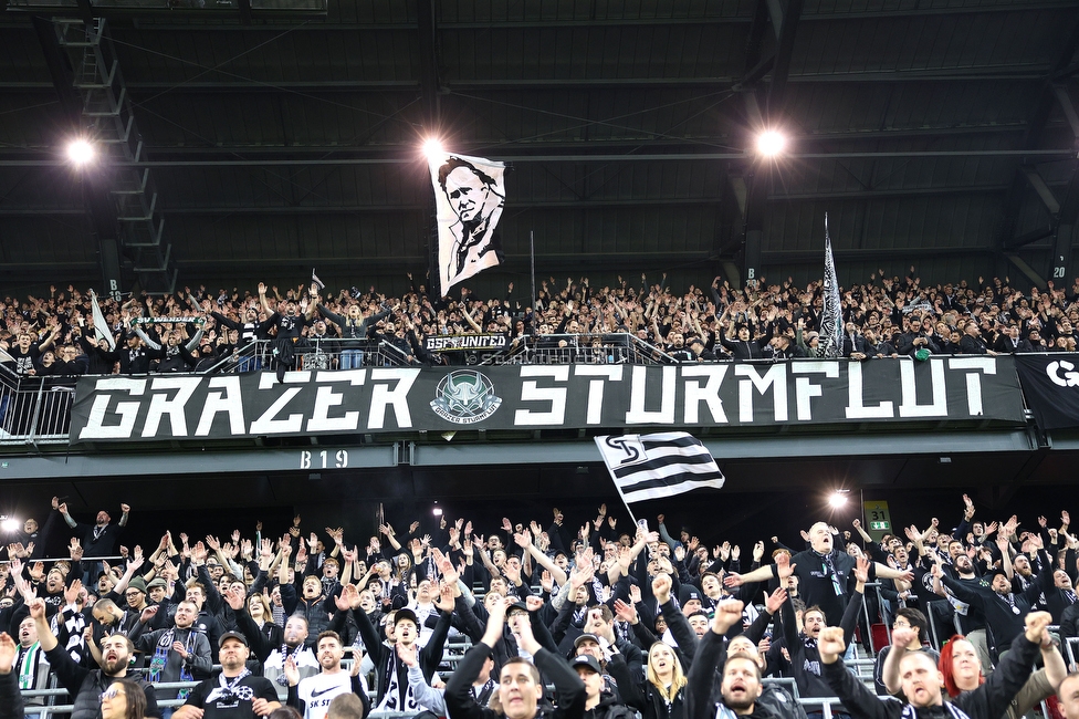 Sturm Graz - Sporting
UEFA Champions League Ligaphase 3. Spieltag, SK Sturm Graz - Sporting Lissabon, Woerthersee Stadion Klagenfurt, 22.10.2024. 

Foto zeigt Fans von Sturm
Schlüsselwörter: sturmflut