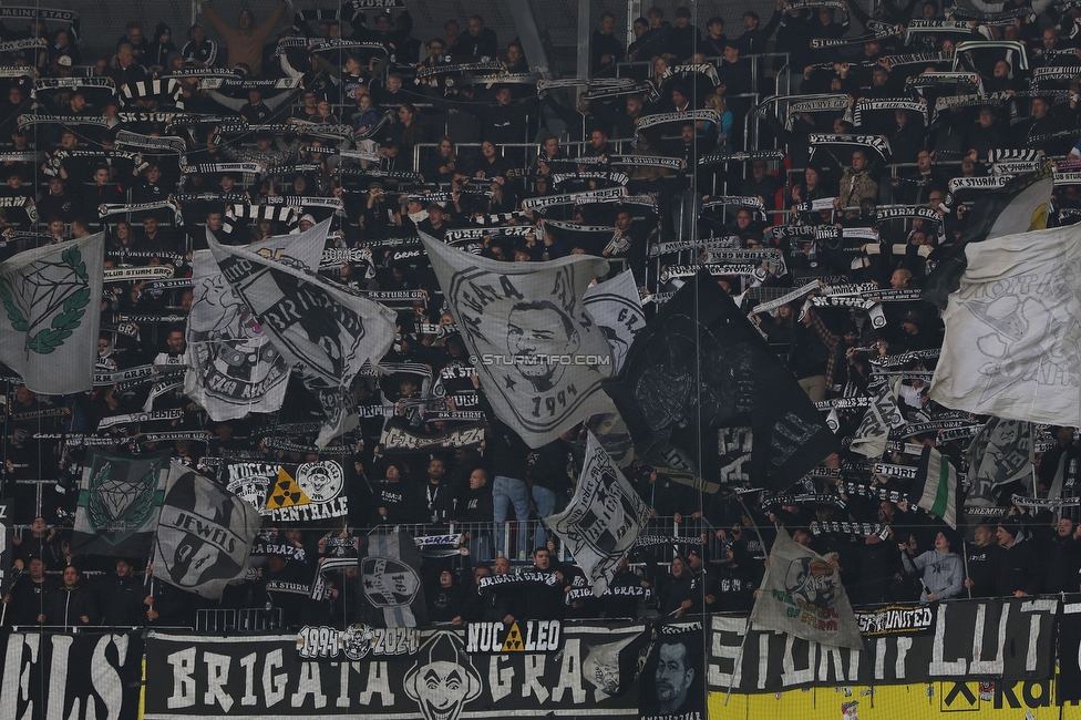 LASK - Sturm Graz
Oesterreichische Fussball Bundesliga, 1. Runde, LASK - SK Sturm Graz, Arena Linz, 27.10.2024. 

Foto zeigt Fans von Sturm
Schlüsselwörter: schals brigata