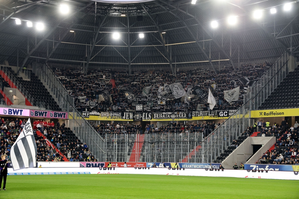 LASK - Sturm Graz
Oesterreichische Fussball Bundesliga, 1. Runde, LASK - SK Sturm Graz, Arena Linz, 27.10.2024. 

Foto zeigt Fans von Sturm
