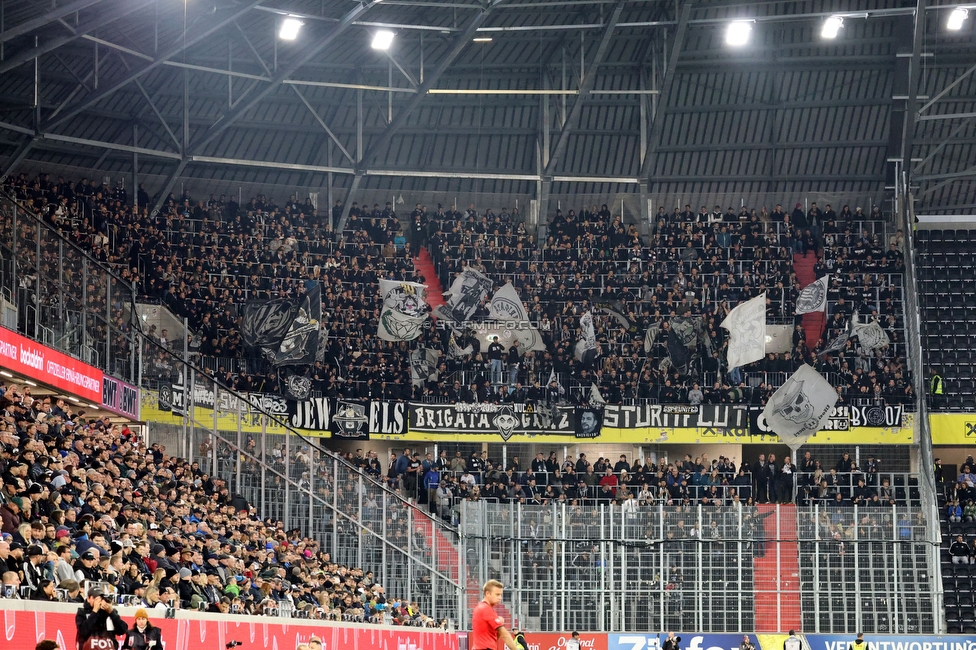 LASK - Sturm Graz
Oesterreichische Fussball Bundesliga, 1. Runde, LASK - SK Sturm Graz, Arena Linz, 27.10.2024. 

Foto zeigt Fans von Sturm
