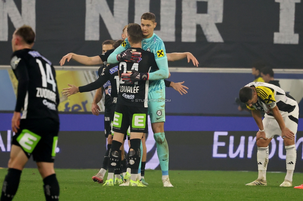 LASK - Sturm Graz
Oesterreichische Fussball Bundesliga, 1. Runde, LASK - SK Sturm Graz, Arena Linz, 27.10.2024. 

Foto zeigt Dimitri Lavalee (Sturm) und Kjell Scherpen (Sturm)
