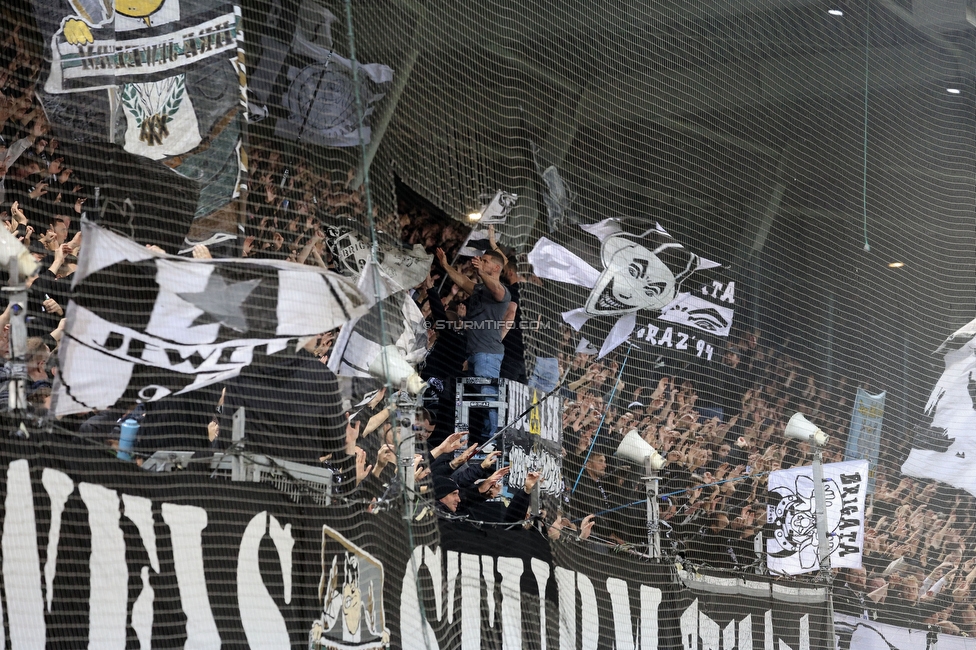 Sturm Graz - Blau-Weiss Linz
OEFB Cup, 3. Runde, SK Sturm Graz - Blau-Weiss Linz, Stadion Liebenau Graz, 30.10.2024. 

Foto zeigt Fans von Sturm
Schlüsselwörter: brigata