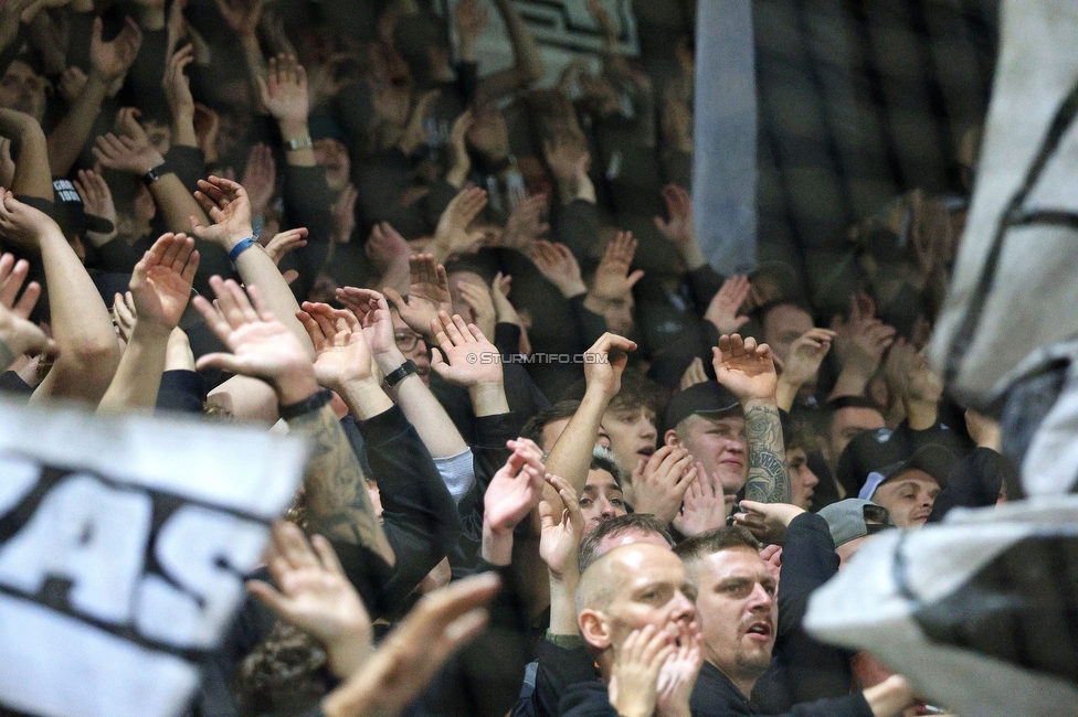 Sturm Graz - Blau-Weiss Linz
OEFB Cup, 3. Runde, SK Sturm Graz - Blau-Weiss Linz, Stadion Liebenau Graz, 30.10.2024. 

Foto zeigt Fans von Sturm
