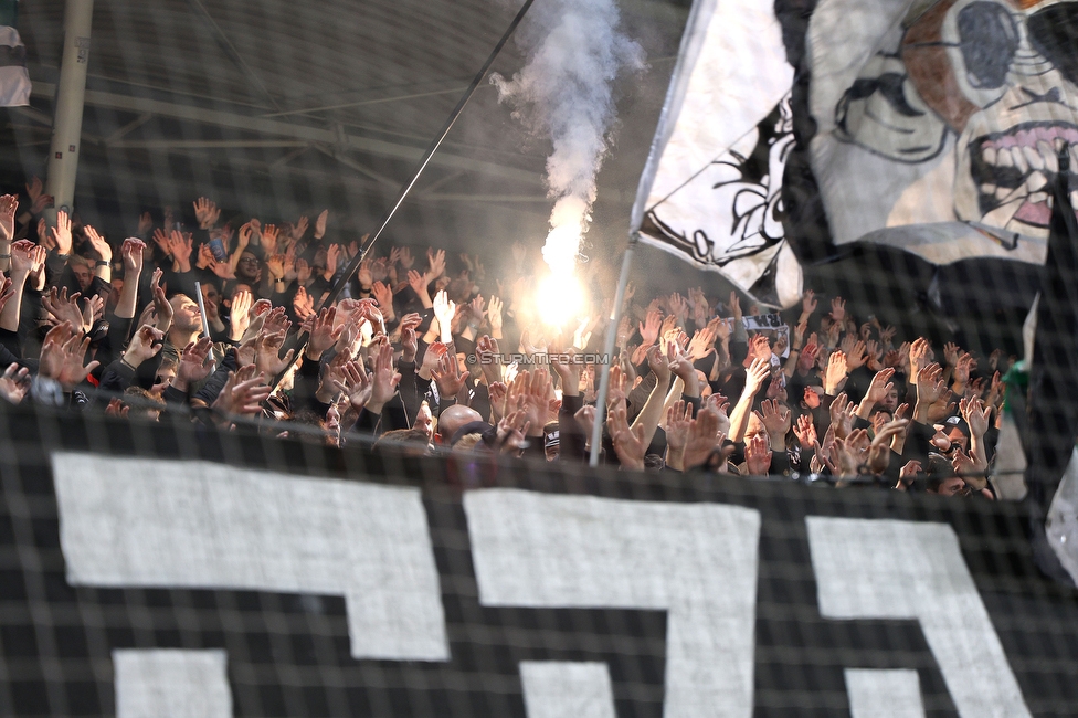 Sturm Graz - Blau-Weiss Linz
OEFB Cup, 3. Runde, SK Sturm Graz - Blau-Weiss Linz, Stadion Liebenau Graz, 30.10.2024. 

Foto zeigt Fans von Sturm
Schlüsselwörter: pyrotechnik sturmflut