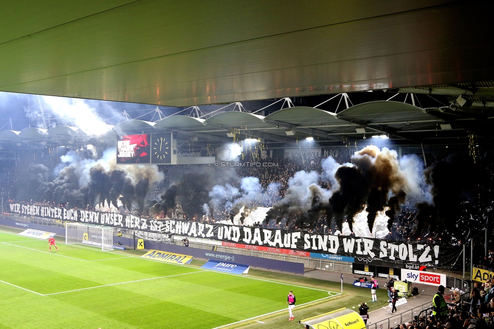 Sturm Graz - Rapid Wien
Oesterreichische Fussball Bundesliga, 12. Runde, SK Sturm Graz - SK Rapid Wien, Stadion Liebenau Graz, 02.11.2024. 

Foto zeigt Fans von Sturm mit einer Choreografie
Schlüsselwörter: brigata pyrotechnik