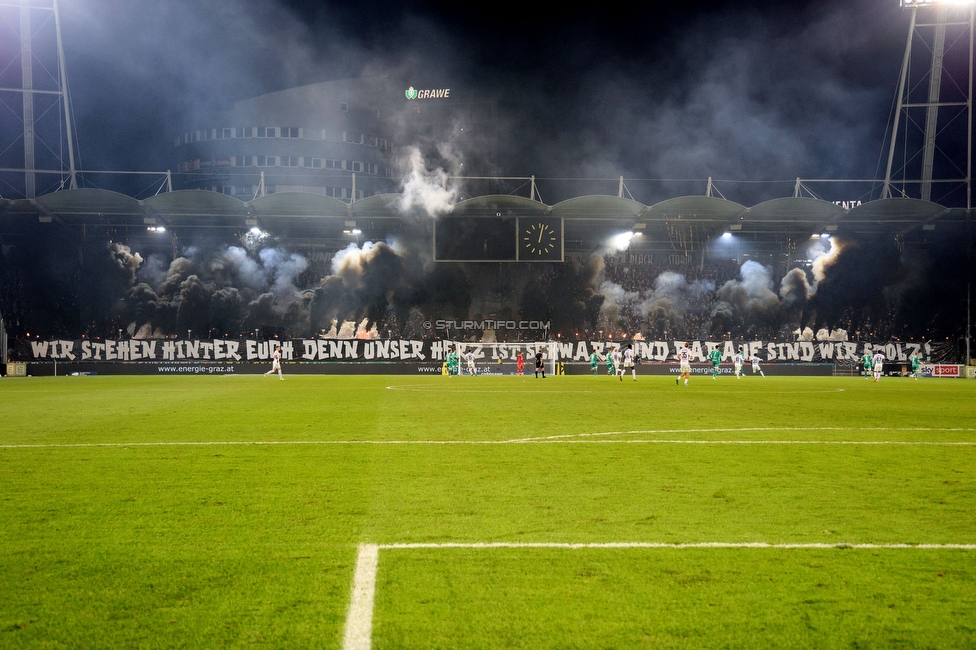 Sturm Graz - Rapid Wien
Oesterreichische Fussball Bundesliga, 12. Runde, SK Sturm Graz - SK Rapid Wien, Stadion Liebenau Graz, 02.11.2024. 

Foto zeigt Fans von Sturm mit einer Choreografie
Schlüsselwörter: brigata pyrotechnik