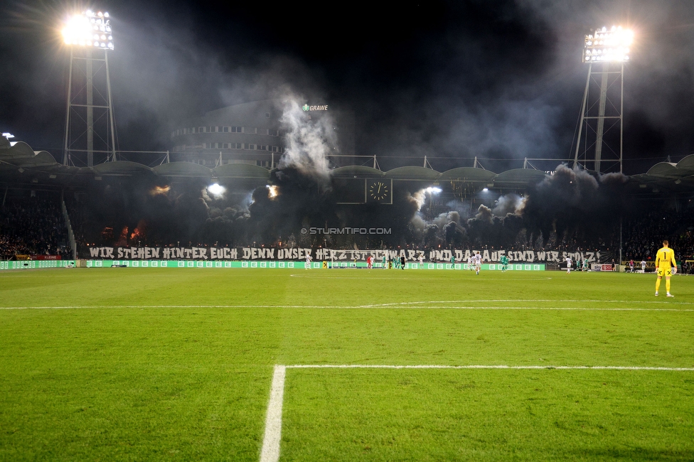 Sturm Graz - Rapid Wien
Oesterreichische Fussball Bundesliga, 12. Runde, SK Sturm Graz - SK Rapid Wien, Stadion Liebenau Graz, 02.11.2024. 

Foto zeigt Fans von Sturm mit einer Choreografie
Schlüsselwörter: brigata pyrotechnik