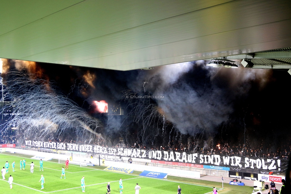 Sturm Graz - Rapid Wien
Oesterreichische Fussball Bundesliga, 12. Runde, SK Sturm Graz - SK Rapid Wien, Stadion Liebenau Graz, 02.11.2024. 

Foto zeigt Fans von Sturm mit einer Choreografie
Schlüsselwörter: brigata pyrotechnik