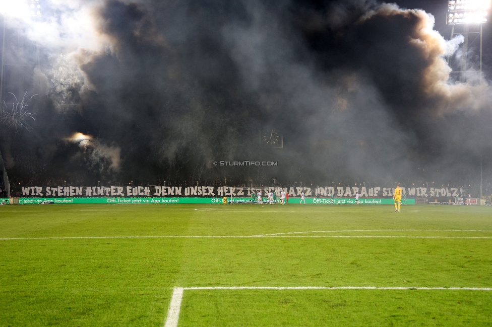 Sturm Graz - Rapid Wien
Oesterreichische Fussball Bundesliga, 12. Runde, SK Sturm Graz - SK Rapid Wien, Stadion Liebenau Graz, 02.11.2024. 

Foto zeigt Fans von Sturm mit einer Choreografie
Schlüsselwörter: brigata pyrotechnik