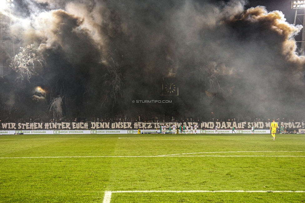 Sturm Graz - Rapid Wien
Oesterreichische Fussball Bundesliga, 12. Runde, SK Sturm Graz - SK Rapid Wien, Stadion Liebenau Graz, 02.11.2024. 

Foto zeigt Fans von Sturm mit einer Choreografie
Schlüsselwörter: brigata pyrotechnik