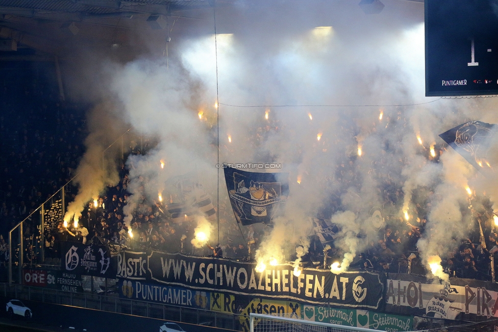 Sturm Graz - Rapid Wien
Oesterreichische Fussball Bundesliga, 12. Runde, SK Sturm Graz - SK Rapid Wien, Stadion Liebenau Graz, 02.11.2024. 

Foto zeigt Fans von Sturm mit einer Choreografie
Schlüsselwörter: brigata pyrotechnik