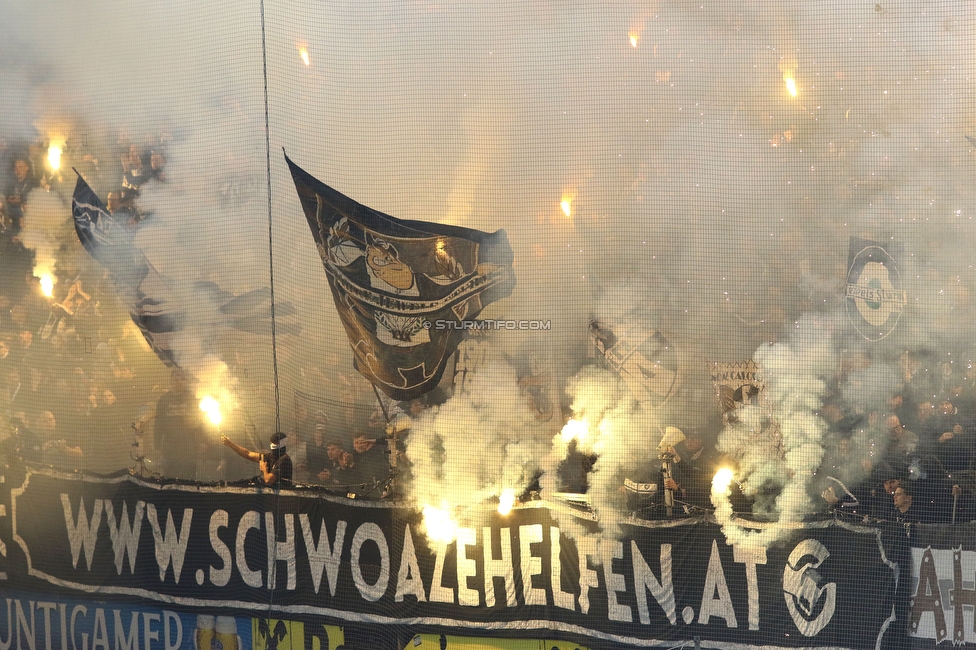 Sturm Graz - Rapid Wien
Oesterreichische Fussball Bundesliga, 12. Runde, SK Sturm Graz - SK Rapid Wien, Stadion Liebenau Graz, 02.11.2024. 

Foto zeigt Fans von Sturm mit einer Choreografie
Schlüsselwörter: brigata pyrotechnik