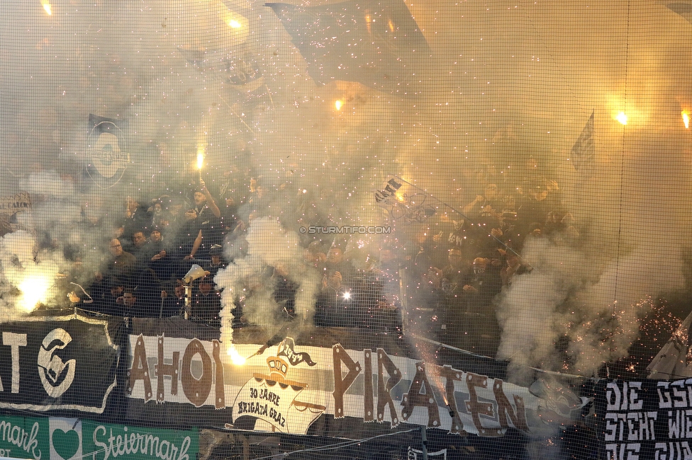 Sturm Graz - Rapid Wien
Oesterreichische Fussball Bundesliga, 12. Runde, SK Sturm Graz - SK Rapid Wien, Stadion Liebenau Graz, 02.11.2024. 

Foto zeigt Fans von Sturm mit einer Choreografie
Schlüsselwörter: brigata pyrotechnik