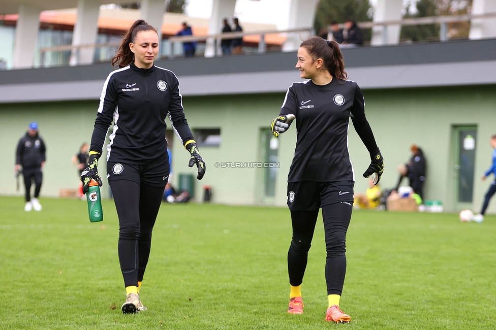 Sturm Damen - Lustenau
OEFB Frauen Bundesliga, 9. Runde, SK Sturm Graz Damen - SPG FC Lustenau FC Dornbirn Ladies, MURAUER Bier Arena - StFV Graz, 03.11.2024. 

Foto zeigt Lourdes Romero (Sturm Damen) und Vanessa Gritzner (Sturm Damen)
