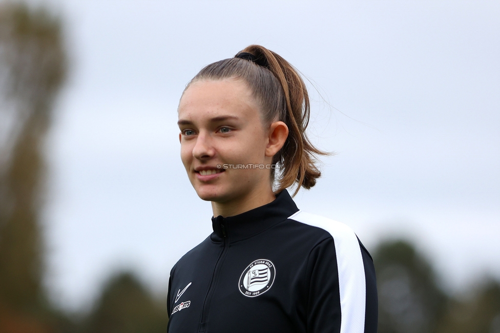 Sturm Damen - Lustenau
OEFB Frauen Bundesliga, 9. Runde, SK Sturm Graz Damen - SPG FC Lustenau FC Dornbirn Ladies, MURAUER Bier Arena - StFV Graz, 03.11.2024. 

Foto zeigt Rebecca Villena (Sturm Damen)
