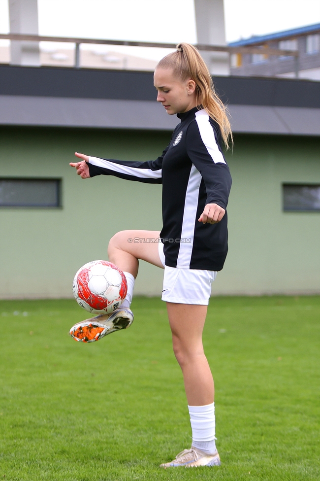 Sturm Damen - Lustenau
OEFB Frauen Bundesliga, 9. Runde, SK Sturm Graz Damen - SPG FC Lustenau FC Dornbirn Ladies, MURAUER Bier Arena - StFV Graz, 03.11.2024. 

Foto zeigt Lena Breznik (Sturm Damen)
