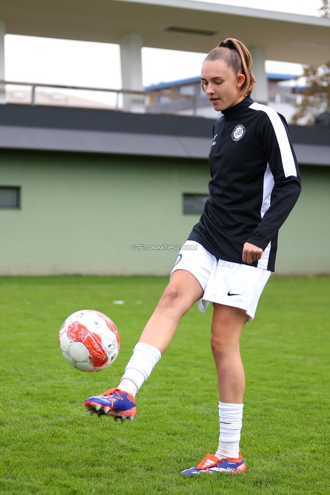 Sturm Damen - Lustenau
OEFB Frauen Bundesliga, 9. Runde, SK Sturm Graz Damen - SPG FC Lustenau FC Dornbirn Ladies, MURAUER Bier Arena - StFV Graz, 03.11.2024. 

Foto zeigt Rebecca Villena (Sturm Damen)
