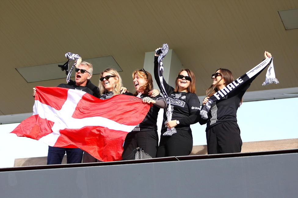 Sturm Damen - Lustenau
OEFB Frauen Bundesliga, 9. Runde, SK Sturm Graz Damen - SPG FC Lustenau FC Dornbirn Ladies, MURAUER Bier Arena - StFV Graz, 03.11.2024. 

Foto zeigt Fans von Sturm
