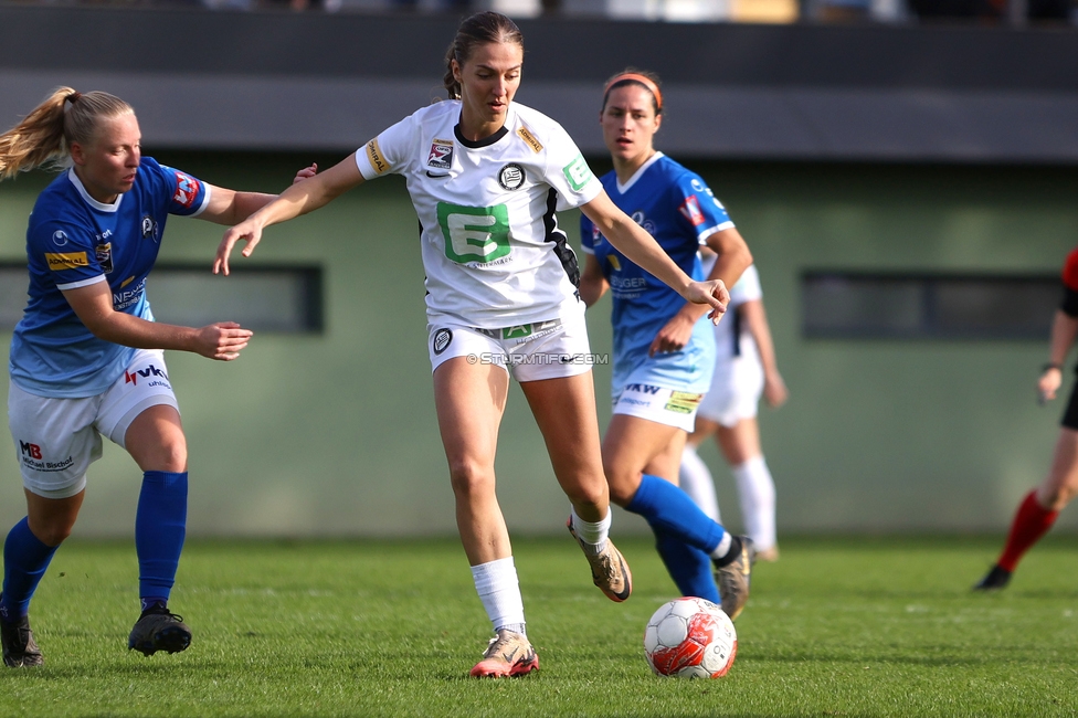 Sturm Damen - Lustenau
OEFB Frauen Bundesliga, 9. Runde, SK Sturm Graz Damen - SPG FC Lustenau FC Dornbirn Ladies, MURAUER Bier Arena - StFV Graz, 03.11.2024. 

Foto zeigt Modesta Uka (Sturm Damen)
