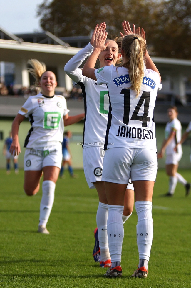 Sturm Damen - Lustenau
OEFB Frauen Bundesliga, 9. Runde, SK Sturm Graz Damen - SPG FC Lustenau FC Dornbirn Ladies, MURAUER Bier Arena - StFV Graz, 03.11.2024. 

Foto zeigt Sandra Jakobsen (Sturm Damen) und Rebecca Villena (Sturm Damen)
