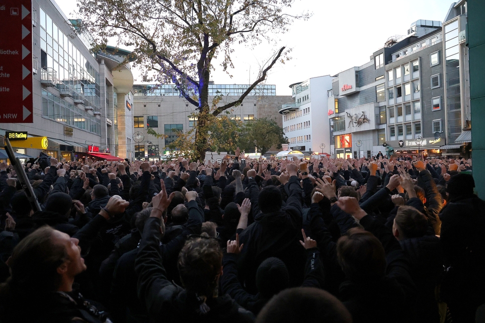 Borussia Dortmund - Sturm Graz
UEFA Champions League Ligaphase 4. Spieltag, Borussia Dortmund - SK Sturm Graz, BVB Stadion Dortmund, 05.11.2024. 

Foto zeigt Fans von Sturm beim Corteo
