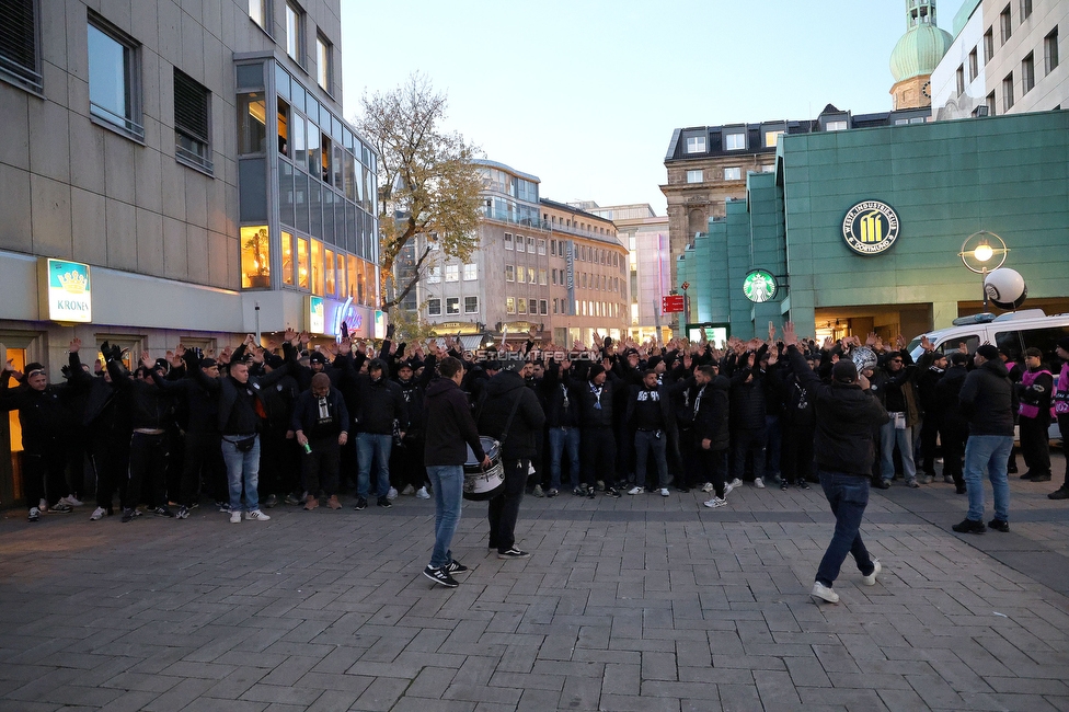 Borussia Dortmund - Sturm Graz
UEFA Champions League Ligaphase 4. Spieltag, Borussia Dortmund - SK Sturm Graz, BVB Stadion Dortmund, 05.11.2024. 

Foto zeigt Fans von Sturm beim Corteo
