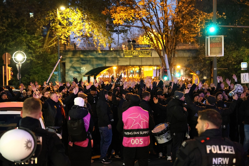 Borussia Dortmund - Sturm Graz
UEFA Champions League Ligaphase 4. Spieltag, Borussia Dortmund - SK Sturm Graz, BVB Stadion Dortmund, 05.11.2024. 

Foto zeigt Fans von Sturm beim Corteo
