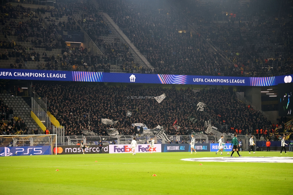 Borussia Dortmund - Sturm Graz
UEFA Champions League Ligaphase 4. Spieltag, Borussia Dortmund - SK Sturm Graz, BVB Stadion Dortmund, 05.11.2024. 

Foto zeigt Fans von Sturm
