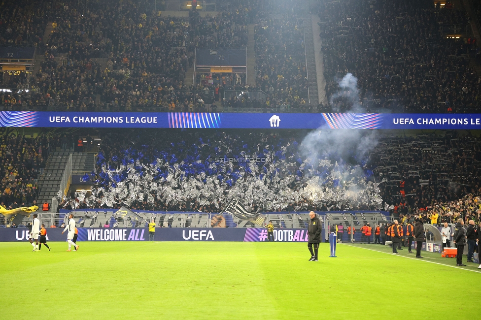 Borussia Dortmund - Sturm Graz
UEFA Champions League Ligaphase 4. Spieltag, Borussia Dortmund - SK Sturm Graz, BVB Stadion Dortmund, 05.11.2024. 

Foto zeigt Fans von Sturm mit einer Choreografie
