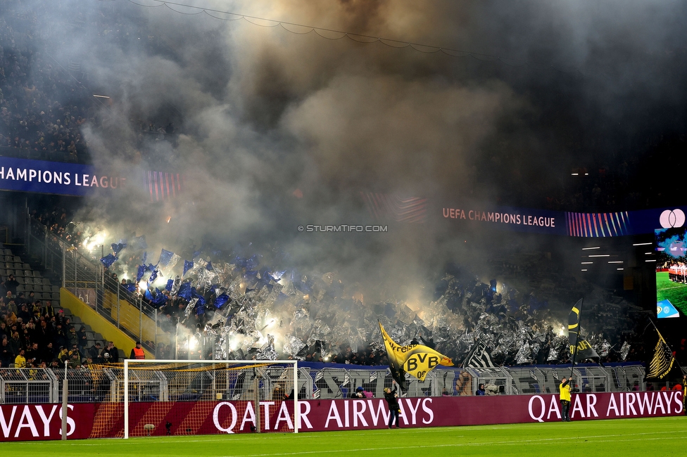 Borussia Dortmund - Sturm Graz
UEFA Champions League Ligaphase 4. Spieltag, Borussia Dortmund - SK Sturm Graz, BVB Stadion Dortmund, 05.11.2024. 

Foto zeigt Fans von Sturm mit einer Choreografie
