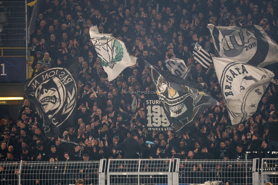 Borussia Dortmund - Sturm Graz
UEFA Champions League Ligaphase 4. Spieltag, Borussia Dortmund - SK Sturm Graz, BVB Stadion Dortmund, 05.11.2024. 

Foto zeigt Fans von Sturm
Schlüsselwörter: jewels