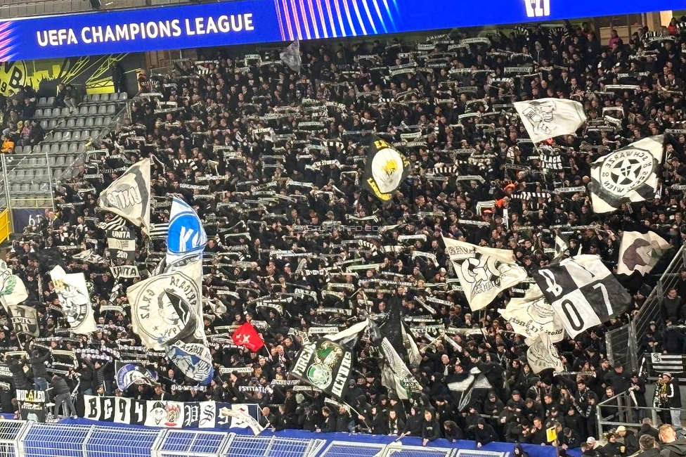 Borussia Dortmund - Sturm Graz
UEFA Champions League Ligaphase 4. Spieltag, Borussia Dortmund - SK Sturm Graz, BVB Stadion Dortmund, 05.11.2024. 

Foto zeigt Fans von Sturm
Schlüsselwörter: schals