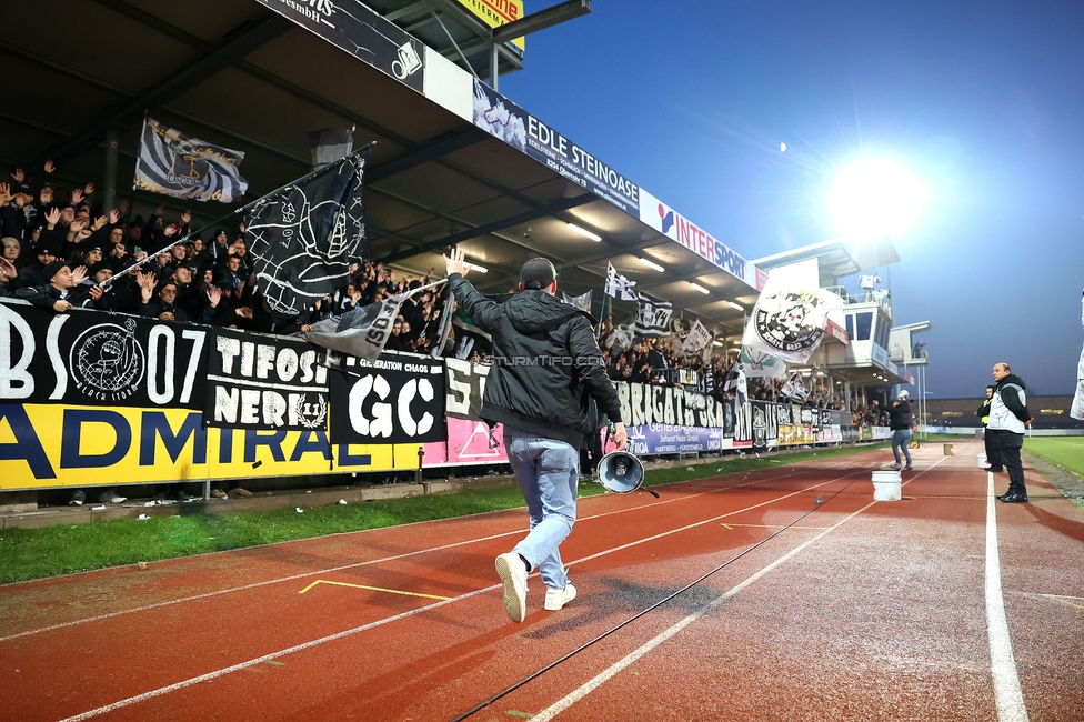 Hartberg - Sturm Graz
Oesterreichische Fussball Bundesliga, 13. Runde, TSV Hartberg - SK Sturm Graz, PROfertil Arena Hartberg, 09.11.2024. 

Foto zeigt Fans von Sturm
