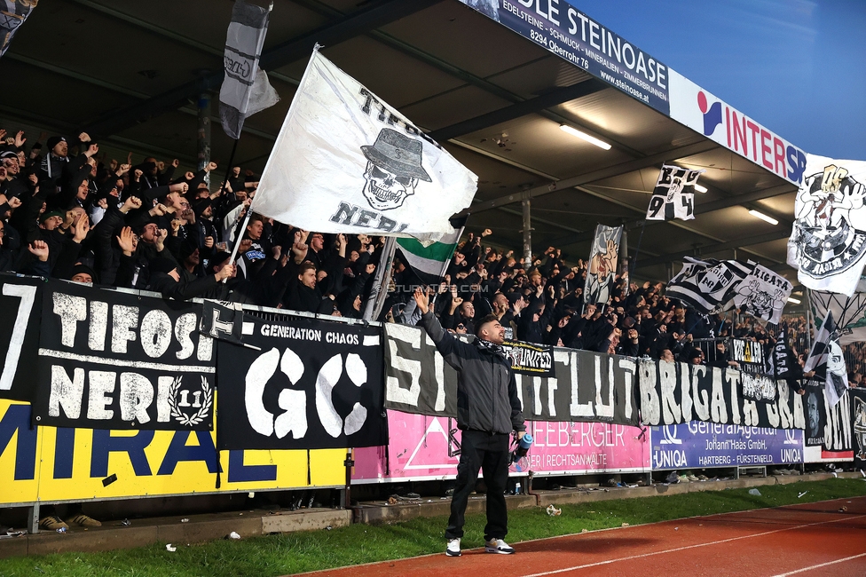 Hartberg - Sturm Graz
Oesterreichische Fussball Bundesliga, 13. Runde, TSV Hartberg - SK Sturm Graz, PROfertil Arena Hartberg, 09.11.2024. 

Foto zeigt Fans von Sturm
