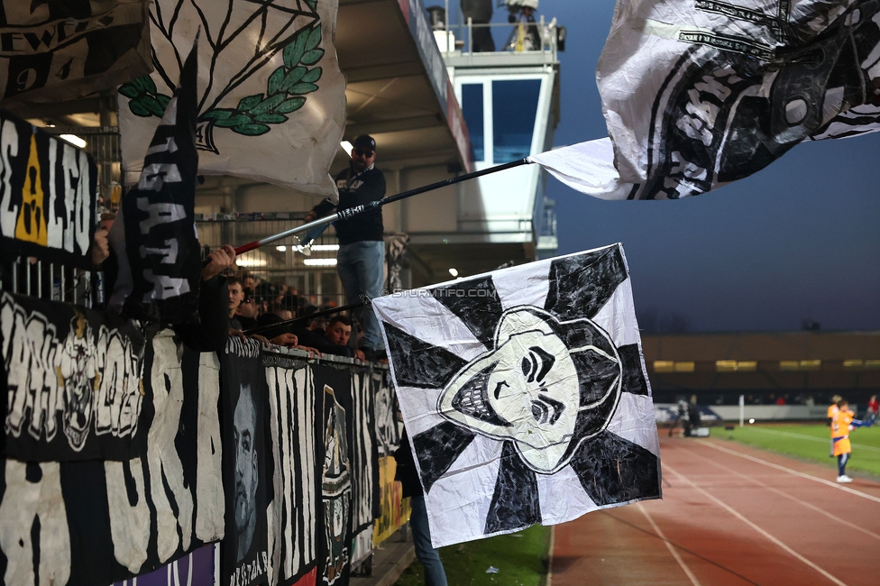 Hartberg - Sturm Graz
Oesterreichische Fussball Bundesliga, 13. Runde, TSV Hartberg - SK Sturm Graz, PROfertil Arena Hartberg, 09.11.2024. 

Foto zeigt Fans von Sturm
