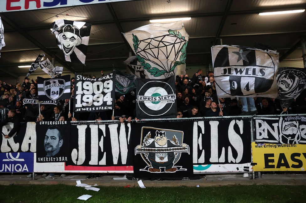 Hartberg - Sturm Graz
Oesterreichische Fussball Bundesliga, 13. Runde, TSV Hartberg - SK Sturm Graz, PROfertil Arena Hartberg, 09.11.2024. 

Foto zeigt Fans von Sturm
